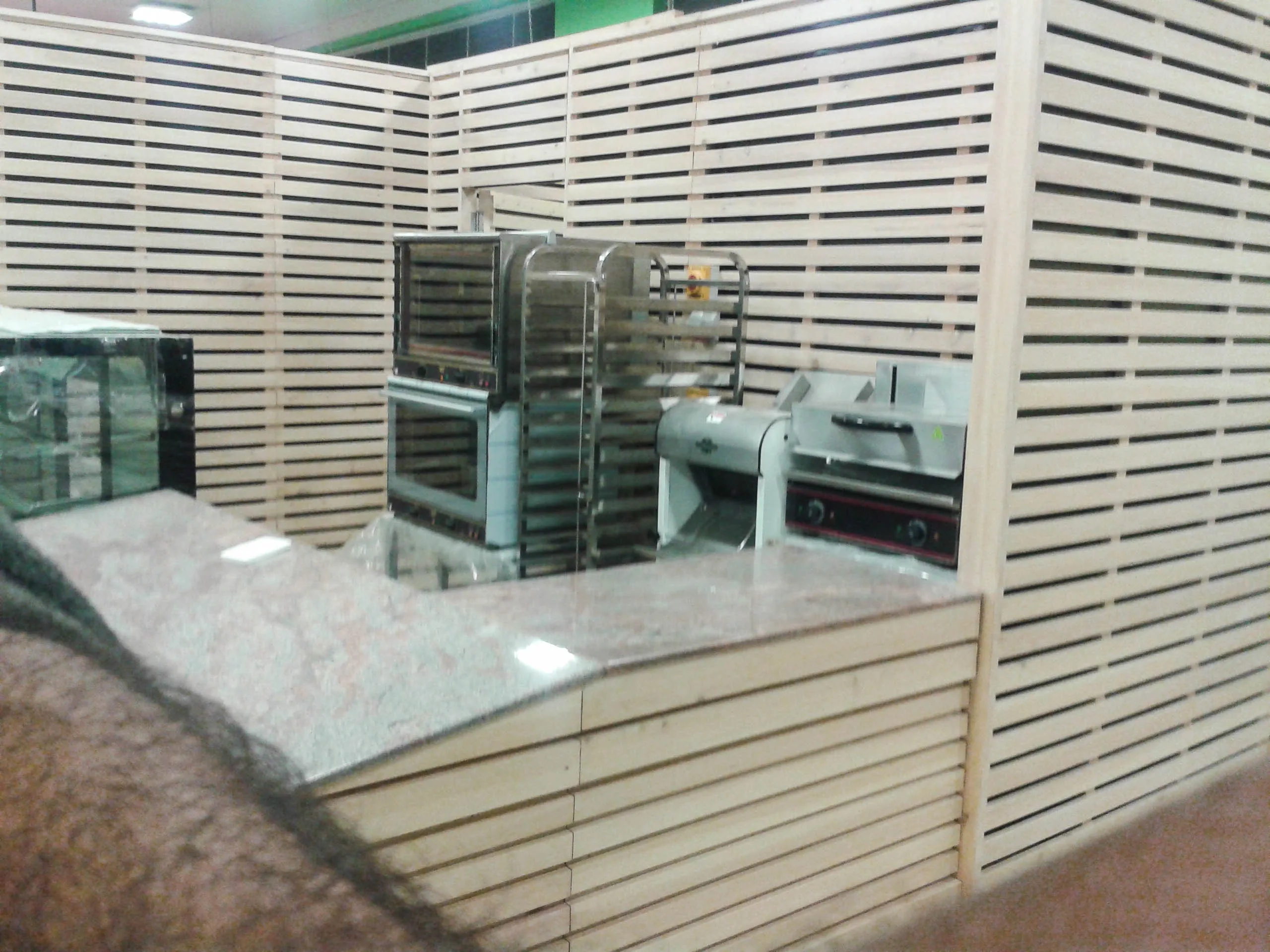 DELI FRONTS BAKERY